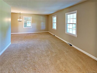 1412 Mount Vernon Ave, Statesville, NC 28677 - photo 4