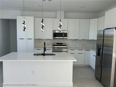 117 Magnolia Manor Ln, Lake Placid, FL 33852 - photo 4