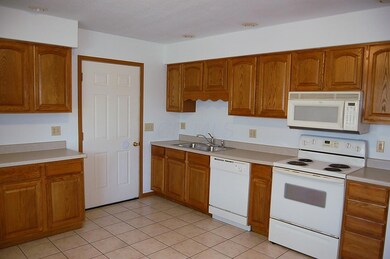 770 Stonebrook Dr unit 57, Marysville, OH 43040 - photo 4