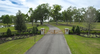 Front Entrance off Hwy 40