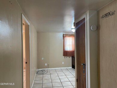 201 Wenda Dr unit Rear, El Paso, TX 79915 - photo 4