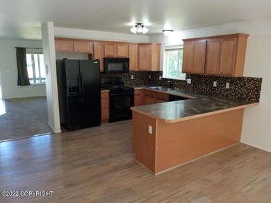 Kitchen & Breakfast Bar