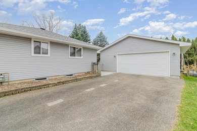 1260 Guthrie Ave N, Saint Paul, MN 55128 - photo 3