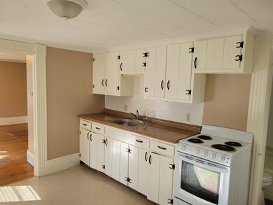 243 Court St unit 1., Keene, NH 03431 - photo 3