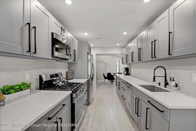7 - Kitchen