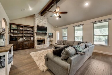 1509 Inlet Dr, Azle, TX 76020 - photo 4