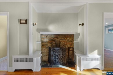 654 Suffern Rd, Teaneck, NJ 07666 - photo 6