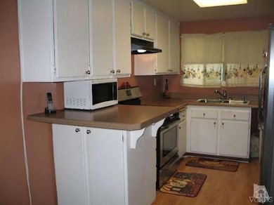 5252 Barrymore Dr, Oxnard, CA 93033 - photo 5