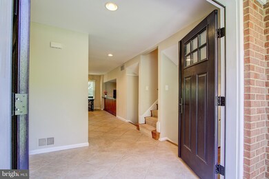 11 Snug Hill Ct, Potomac, MD 20854 - photo 4