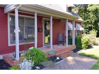 71 Maple Ln, Bristol, RI 02809 - photo 2