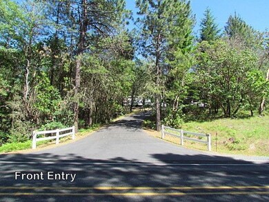 1575 Pinecrest Dr, Grants Pass, OR 97526 - photo 2