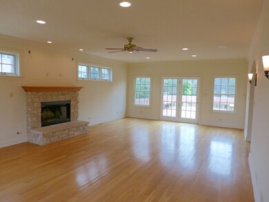 2429 Ravisloe Ln, Homewood, IL 60430 - photo 3