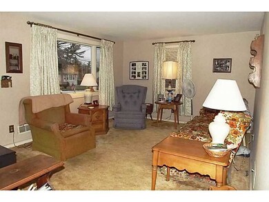 26 Yellowstone Ave, Warwick, RI 02888 - photo 5