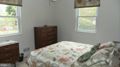 5019 Cushing Dr, Kensington, MD 20895 - photo 7