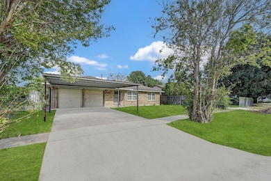 6027 Ledbetter St, Houston, TX 77087 - photo 3