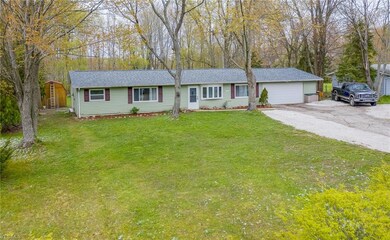 554 Robinhood Dr, Aurora, OH 44202 - photo 2