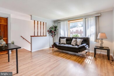 942 Circle Dr, Halethorpe, MD 21227 - photo 5