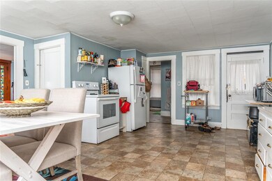 34 Spring St, New Market, NH 03857 - photo 3