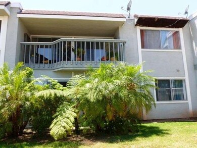 Bavk view of this two levels Townhome with Amazing