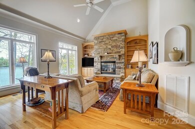 928 Thorn Ridge Ln, Clover, SC 29710 - photo 4