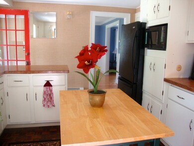 277 Triangle St, Amherst, MA 01002 - photo 6