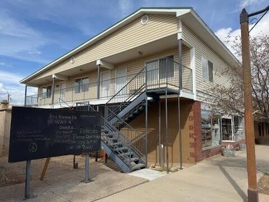 3 Apartments Above