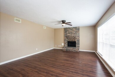 1902 Lavaca St, Friendswood, TX 77546 - photo 4