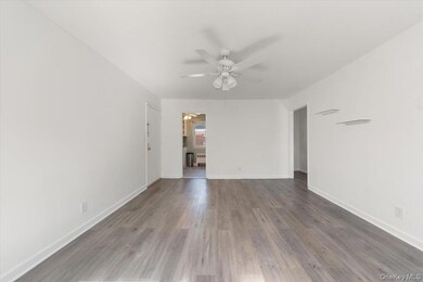 470 Tuckahoe Rd unit 4B, Yonkers, NY 10710 - photo 6