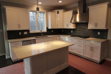 1128 Woodberry Dr, Mountain Top, PA 18707 - photo 2