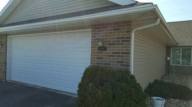 1406 Asbury Ln, Waterloo, IA 50701 - photo 2