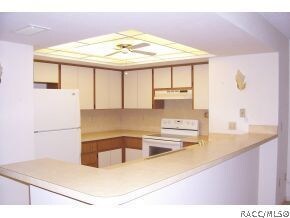 Kitchen with breakfast bar