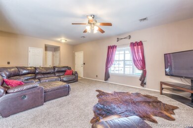 2120 S Russell St, Skiatook, OK 74070 - photo 5