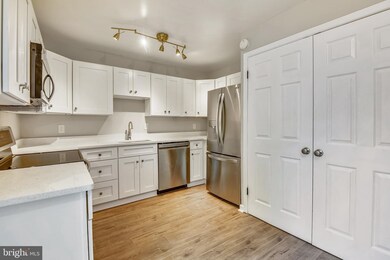 6110 Old Landing Way unit 66, Burke, VA 22015 - photo 3