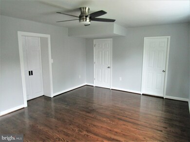 566 Forest View Rd, Linthicum Heights, MD 21090 - photo 2