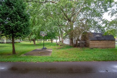 1027 Pershing St, Eau Claire, WI 54703 - photo 4