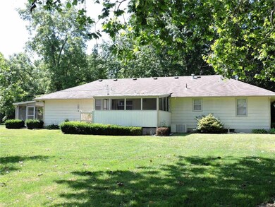 206 W Maple St, Raymore, MO 64083 - photo 3