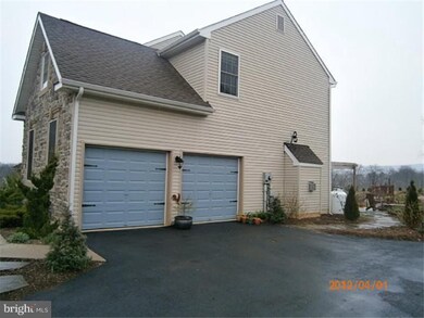 3261 Overlook Dr, Emmaus, PA 18049 - photo 5