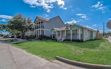 704 E 25th St, Houston, TX 77008 - photo 3