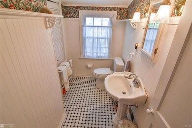 1314 N Wahneta St, Allentown, PA 18109 - photo 4