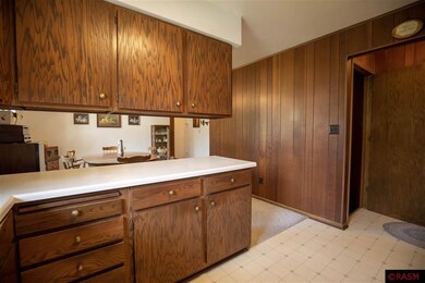 1019 10th St N, New Ulm, MN 56073 - photo 6