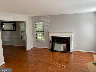 5910 Roberts Common Ct, Burke, VA 22015 - photo 2