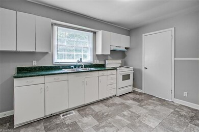 1713 Zoo Pkwy, Asheboro, NC 27205 - photo 6