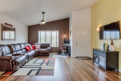 005_Living Room