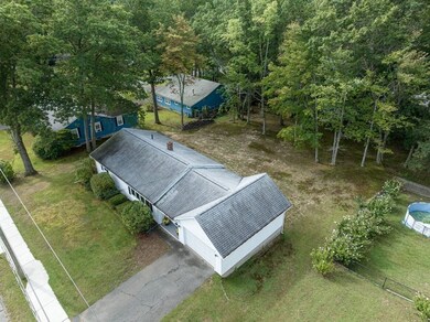 76 Montague St, Turners Falls, MA 01376 - photo 4