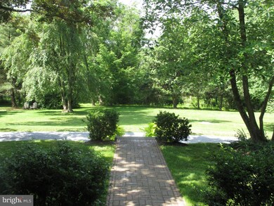 681 Fairview Rd, Glenmoore, PA 19343 - photo 3