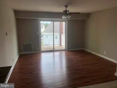 100 Chesterfield Ln unit 303, Stafford, VA 22556 - photo 3