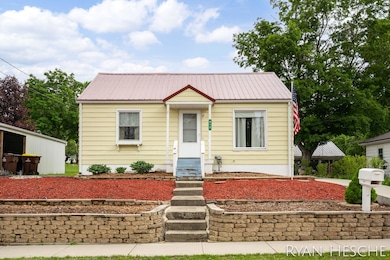 2-web-or-mls-812 Forest St-2
