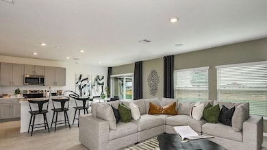 725 Hazelwood Ct, Haines City, FL 33844 - photo 6