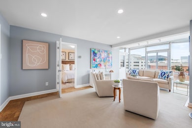 Potomac Plaza Terraces unit 906/907, Washington, DC 20037 - photo 3