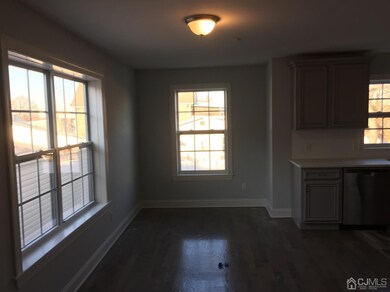 586 Roosevelt Ave unit 2D, Carteret, NJ 07008 - photo 4